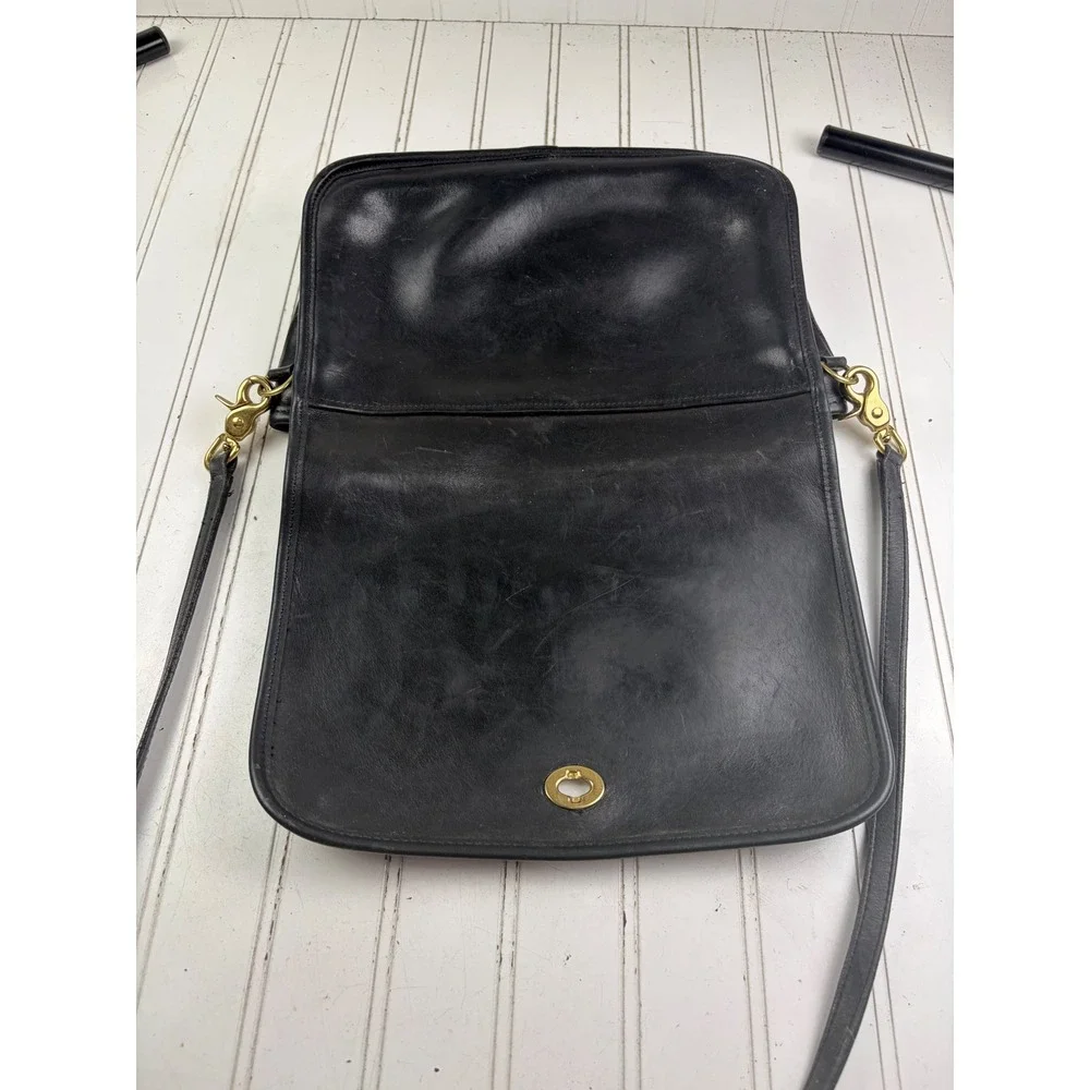 Coach Vintage Y2K Convertible Clutch Leather Turnlock Crossbody Bag Purse